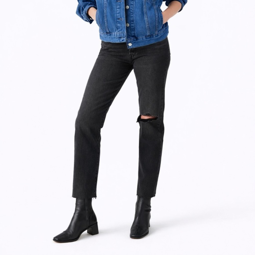 Levi’s Wedgie Straight Jeans Women’s 27 Black High Rise Raw‎ Hem Distressed